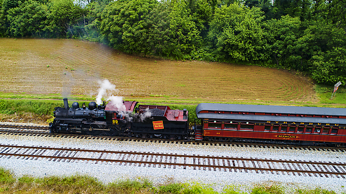 포토 JPG 해외이미지 주간 밭 풍경 사람없음 야외 기찻길 기차 연기 증기기관차 해외포토 자연요소 육상교통 농업 대중교통 파일형식 이미지허브
