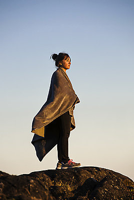 포토 JPG 해외이미지 모델 라이프스타일 여자 행복 얼굴 여행 백그라운드 컨셉 자연 하늘 휴가 한명 서기 사람 풍경 야외 10대 여름 파란색 빛 태양 여행객 일몰 하이킹 자유 황금 정상 워싱턴 해외포토 자연요소 1 계절 감정 컬러 모션 청소년 레저 생활 신체부위 노을 미국 생태계 파일형식 이미지허브