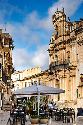 포토 JPG 해외이미지 유럽 여행 건축양식 하늘 지붕 파노라마 풍경 사람없음 야외 건물 도시풍경 햇빛 교회 마을 이탈리아 바위 도시 역사 지중해 타운 바로크 옛날 해외포토 건축물 건축 나라 바다 종교건축 촬영기법 태양 돌_바위 파일형식 이미지허브