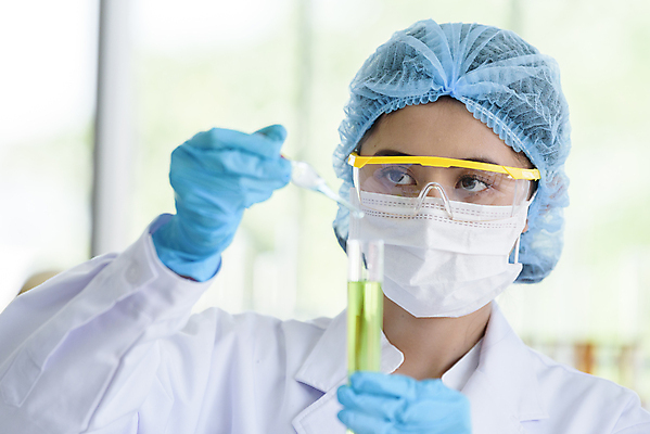 포토 JPG 해외이미지 응시 여자 실험 한명 들기 사람 동양인 성인 가르침 실험실 스포이트 과학자 성인여자한명만 해외포토 직업 1 시선 교육 과학 모션 인종 피펫 학자 여자한명만 성인여자만 파일형식 이미지허브