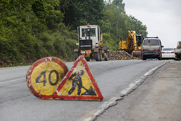 포토 JPG 해외이미지 직업 산업 도로 겨울 포장 교통시설 표면 노동자 새로움 거리 사람없음 건물 검은색 기계 장비 회색 신선 도시 업무 뜨거움 구멍 보행로 수리 닫기 수증기 위험 땅 서비스 롤러 나쁜 해외포토 건축물 계절 길 컬러 교통 컨셉 모션 작업 시설 파일형식 이미지허브