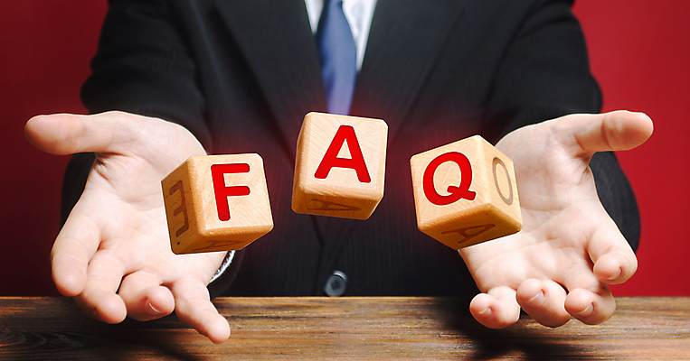 포토 JPG 해외이미지 남자 비즈니스 한명 정장 성인 세개 던지기 질의응답 성인남자한명만 나무블록 해외포토 1 옷 모션 3 사람 목재 블록 남자한명만 성인남자만 파일형식 이미지허브