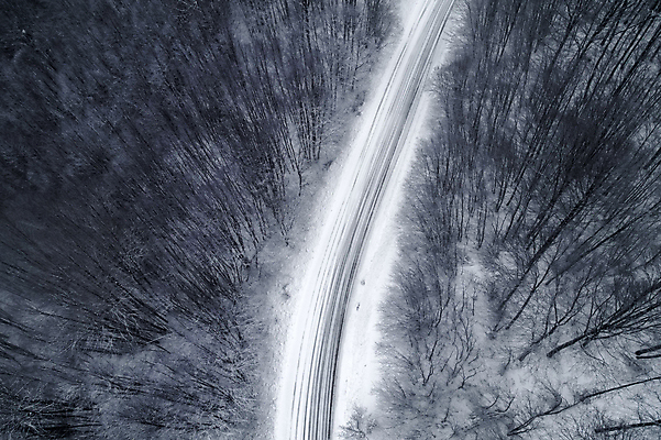 포토 JPG 해외이미지 나무 계절 도로 야생동물 여행 백그라운드 겨울 자동차 자연 하늘 날씨 스키 산 안테나 파노라마 풍경 사람없음 야외 목재 환경 냉동 얼음 추위 탐험 흰색 시골 신선 정상 숲 시원함 서리 내추럴 드론 뿌연 수평선 해외포토 자연요소 식물 동물 길 육상교통 컬러 재료 통신 교통시설 겨울스포츠 촬영기법 생태계 파일형식 이미지허브