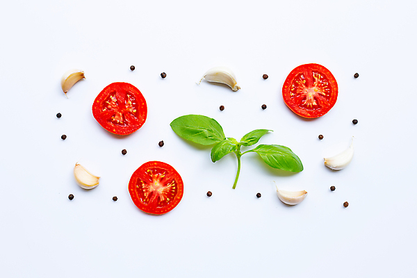 포토 JPG 해외이미지 백그라운드 토마토 채소 식재료 단면 실내 마늘 사람없음 신선 흰배경 후추 바질 해외포토 내부 흰색 향신료 파일형식 이미지허브