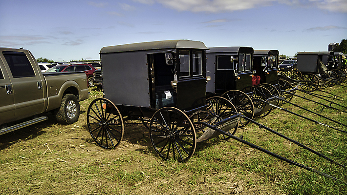포토 JPG 해외이미지 동물 구름 전통 종교 도로 음식 여행 농업 교통시설 자연 안테나 풍경 사람없음 야외 농장 세일 미국 봄 장비 시골 건초더미 볏짚 먹이 마차 유모차 진흙 경매 구식 드론 밭일 조감도 많음 해외포토 자연요소 계절 산업 길 교통수단 교통 컨셉 북아메리카 통신 경제 아기용품 건초 짚 시설 생태계 파일형식 더미 이미지허브