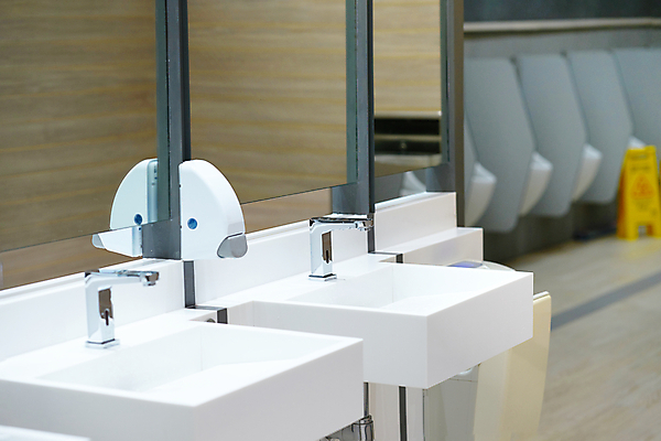 포토 JPG 해외이미지 디자인 벽 건축양식 호텔 새로움 바닥 아파트 주택 실내 사람없음 내부 건물 장식 물 식당 목욕 거울 방 장비 욕실 흰색 도자기 고급 위생 빨래 작음 타일 싱크대 수도꼭지 화장실 상업 대리석 비누 변기 일반 변기통 위생관리 줄서기 스타일 해외포토 자연요소 건축물 건축 컬러 컨셉 가사 재료 모션 숙소 관리 위생용품 상점 청결 크기 개수대 파일형식 이미지허브