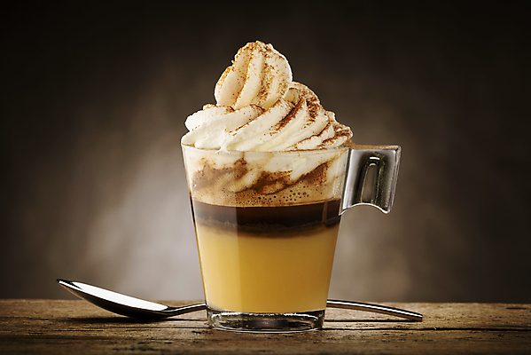 포토 JPG 해외이미지 커피 음료 음식 유리 아침 아이스크림 디저트 사람없음 목재 컵 갈색 초콜릿 숟가락 검은색 어둠 이탈리아 거품 카페 우유 머그컵 칵테일 뜨거움 액체 달콤 맛 아침식사 티스푼 설탕 크림 향신료 향기 향 카푸치노 에스프레소 모카 바닐라 시나몬 카페인 캐러멜 해외포토 주간 나무 식기 유럽 컬러 컨셉 재료 재질 유제품 주류 수저 상점 식사 냄새 향미료 파일형식 이미지허브