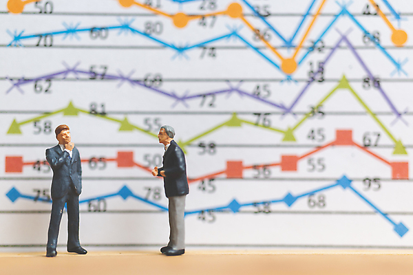 포토 JPG 해외이미지 모델 남자 백그라운드 컨셉 돈 비즈니스 사업가 통계 성공 그래프 사람 사람없음 금융 경제 숫자 미니어처 성장 업무 그룹 목표 계획 투자 이익 보험 미니 투자자 프로젝트 해외포토 직업 문자 모형 작업 재산 파일형식 이미지허브