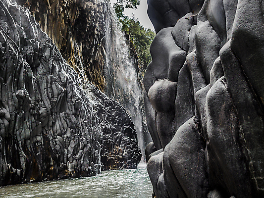 포토 JPG 해외이미지 주간 나무 식물 공원 여행 자연 안테나 이끼 풍경 사람없음 야외 목재 물 강 여행객 골짜기 맑음 이탈리아 폭포 산책로 하이킹 조약돌 개울 황무지 숲 당구 태평양 암초 양치류 전국 해외포토 자연요소 공공시설 유럽 길 바다 재료 통신 레저 날씨 사람 구기 돌_바위 생태계 파일형식 이미지허브
