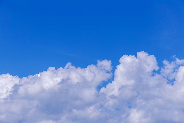 포토 JPG 해외이미지 구름 계절 백그라운드 자연 하늘 날씨 풍경 사람없음 여름 파란색 빛 햇빛 태양 맑음 봄 흰색 분위기 수분 천국 흐림 해외포토 자연요소 컬러 컨셉 생태계 파일형식 이미지허브