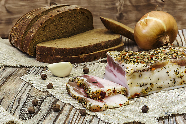 포토 JPG 해외이미지 빵 양파 마늘 사람없음 조미료 베이컨 절임 나무배경 해외포토 음식 백그라운드 채소 돼지고기 향미료 파일형식 이미지허브