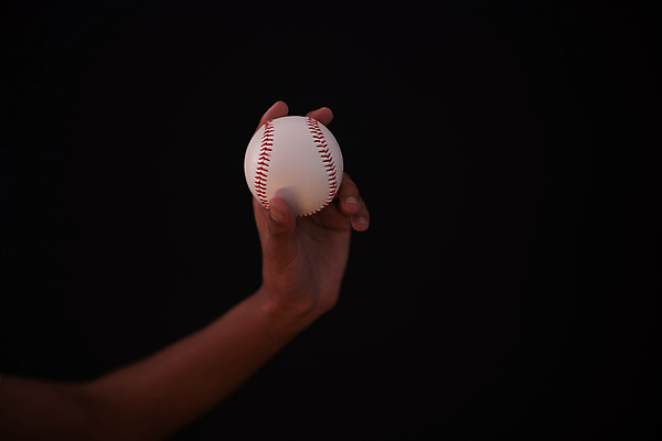 포토 JPG 해외이미지 손 남자 스포츠 백그라운드 공 놀이 사람 사람없음 가로 컬러풀 검은색 야구 흰색 잡기 고립 여의주 해외포토 컬러 모션 신체부위 구기 파일형식 이미지허브