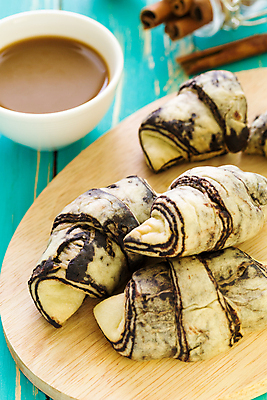 포토 JPG 해외이미지 커피 음료 음식 빵 백그라운드 아침 사람없음 목재 컵 파란색 빵집 수확 아침식사 복고 단절 시나몬 페스츄리 해외포토 주간 나무 식기 컬러 농업 재료 상점 식사 파일형식 이미지허브