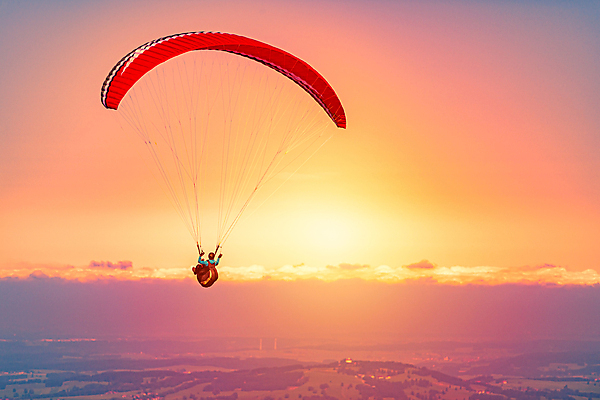 포토 JPG 해외이미지 구름 유럽 스포츠 여행 포즈 자연 하늘 바람 독일 사람 취미 사람없음 야외 여름 태양 일몰 장비 자유 유로 비행 낙하산 무료 유럽연합 해외포토 자연요소 계절 나라 컨셉 돈 날씨 노을 생태계 파일형식 이미지허브