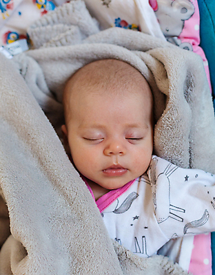 포토 JPG 해외이미지 1 손 행복 아들 얼굴 어린이 휴식 새로움 건강 사랑 한명 사람 소년 평화 꿈 흰색 침대 아기 신생아 잠 달콤 작음 담요 피부 순수 낮잠 부드러움 거짓말 결백 천진난만 해외포토 남자 감정 컬러 가구 컨셉 가족 신체부위 감각 맛 크기 파일형식 이미지허브