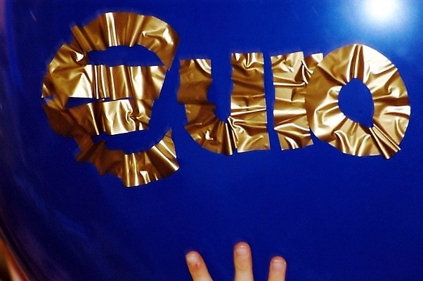 포토 JPG 해외이미지 유럽 돈 이끼 사람없음 금융 경제 유로 재산 심볼 투자 반죽 욕심 계좌 석탄 유럽연합 비용 해외포토 나라 비즈니스 파일형식 이미지허브