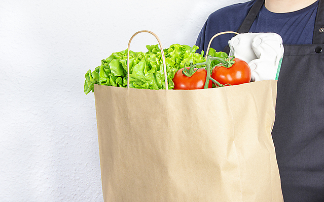 포토 JPG 해외이미지 라이프스타일 손 잡화 산업 음료 음식 토마토 채소 과일 비즈니스 교통시설 안전 사람 사람없음 가로 쇼핑 신선 잡기 배달원 구매 상추 배송 서비스 날것 온라인쇼핑 패키지 질서 온라인 건강식 기부 판지 분배 채식주의자 중소기업 해외포토 직업 교통 회사 모션 생활 신체부위 예절 시설 채식 파일형식 이미지허브