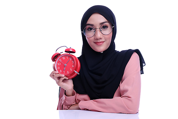 포토 JPG 해외이미지 직업 라이프스타일 응시 감정 종교 시계 손가락 아이디어 한명 손짓 20대 성인 가로 경제 숫자 보라색 기쁨 가리킴 표현 시간 비즈니스우먼 자신감 입 중앙 이슬람교 자르기 긍정 보여주기 히스패닉 경영 고립 관리자 마감 아랍어 카운트다운 해외포토 문자 1 손 시선 여자 컬러 컨셉 비즈니스 모션 사람 청년 생활 신체부위 직장인 파일형식 이미지허브