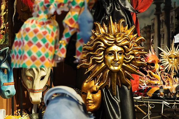 포토 JPG 해외이미지 문화 인형 여행 선물 가면 사람없음 머리 판매 상점 축제 이탈리아 공연 광선 시장 기념품 베네치아 숨김 가면무도회 조커 해외포토 유럽 컨셉 이벤트 신체부위 오브젝트 무도회 파일형식 이미지허브