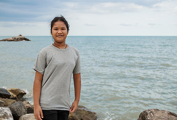 포토 JPG 해외이미지 백인 모델 라이프스타일 긴머리 응시 드레스 여자 행복 바다 여행 포즈 자연 하늘 휴가 휴식 갈색머리 건강 한명 서기 사람 동양인 풍경 성인 야외 물 여름 파란색 태양 유행 여행객 자유 미녀 혼자 해외포토 자연요소 서양인 1 헤어스타일 시선 옷 계절 감정 컬러 컨셉 모션 인종 생활 미인 생태계 파일형식 이미지허브
