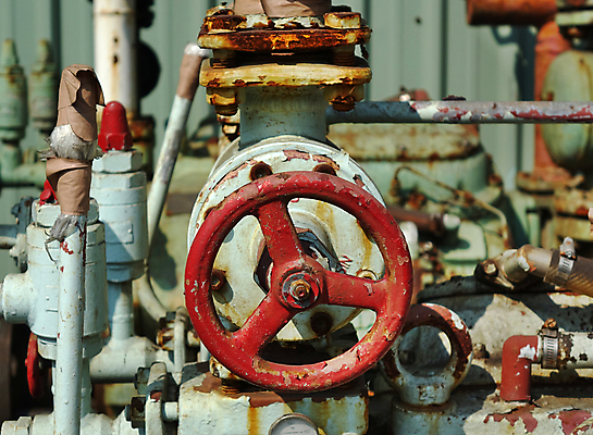 포토 JPG 해외이미지 산업 사람없음 기계 장비 견과류 수확 철 버리기 부식 먼지 볼트 튜브 엔진 펌프 모터 구식 썩음 철강 해외포토 농업 모션 공구 파일형식 이미지허브