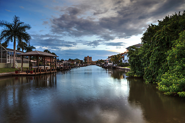 포토 JPG 해외이미지 구름 바다 요트 자연 하늘 풍경 사람없음 물 야자수 황혼 일몰 만 보트 수로 나루 나폴리 플로리다 해외포토 자연요소 나무 배_교통 노을 미국 이탈리아 생태계 파일형식 이미지허브