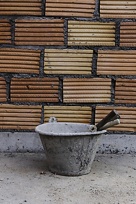 포토 JPG 해외이미지 산업 모래 벽 백그라운드 건축양식 벽돌 노동자 주택 손잡이 사람없음 내부 빨간색 블록 장비 바위 흰색 공구 업무 수리 혼합 땅 모종삽 믹서 양동이 타일 시멘트 건축업자 고립 석고 석공 섞기 옛날 콘크리트 하드웨어 해외포토 직업 건축 컬러 건물 컴퓨터 돌_바위 도구 작업 삽 파일형식 이미지허브