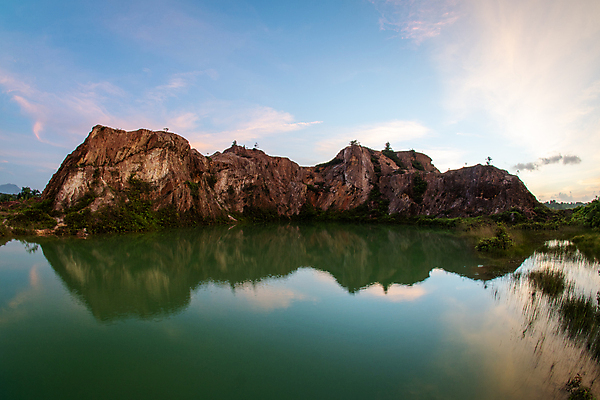 포토 JPG 해외이미지 구름 호수 여행 백그라운드 하늘 휴가 휴식 파노라마 풍경 사람없음 야외 초록색 물 파란색 반사 환경 거울 연못 신선 분위기 언덕 지역 내추럴 절정 해외포토 자연요소 컬러 컨셉 촬영기법 파일형식 이미지허브