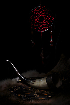 포토 JPG 해외이미지 검은배경 털 뿔 그림자 사람없음 빨간색 세로 갈색 노란색 금속 검은색 웹 어둠 꿈 회색 수확 골동품 흰색 신용카드 재산 그늘 신비 마법 옛날 해외포토 컬러 백그라운드 컨셉 농업 인터넷 재질 금융 파일형식 이미지허브