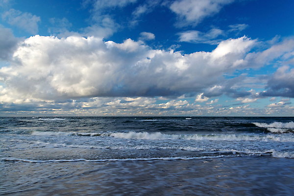 포토 JPG 해외이미지 유럽 단풍 자연 바람 독일 풍경 사람없음 야외 물 추위 가을 시원함 폭풍 10월 발트해 소금물 짠맛 폭풍우 해외포토 자연요소 계절 나라 바다 잎 날씨 북유럽 비_날씨 날짜 맛 자연재해 생태계 파일형식 이미지허브