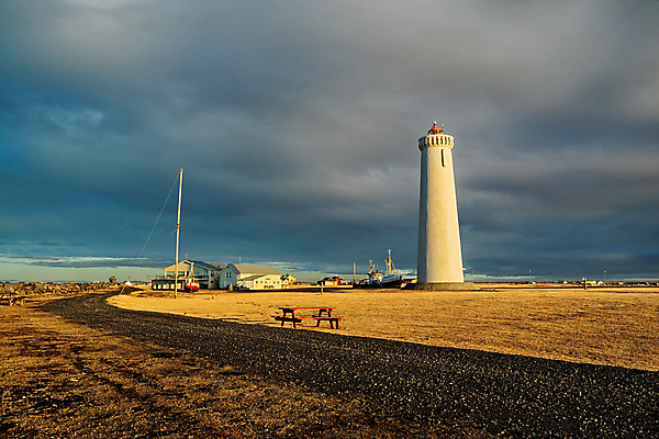 포토 JPG 해외이미지 구름 벤치 하늘 등대 아이슬란드 풍경 사람없음 야외 건물 가로 파란색 항구 일몰 보트 화물선 빙하 암초 해외포토 자연요소 건축물 유럽 컬러 배_교통 의자 교통시설 노을 파일형식 이미지허브