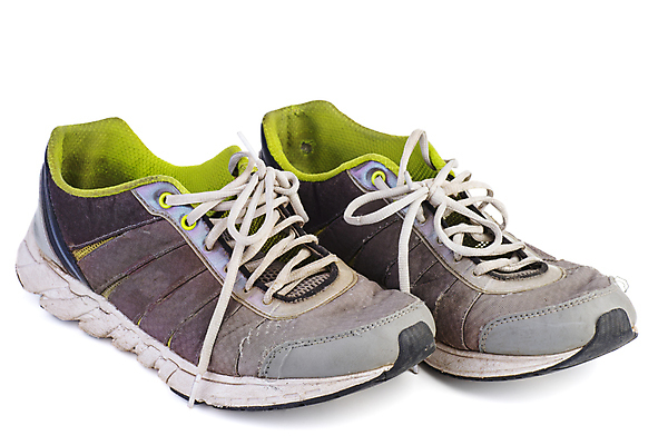 포토 JPG 해외이미지 남자 백그라운드 운동화 신발 날씨 사람없음 초록색 회색 흰색 쌍 거친 스크래치 찢어짐 업무과다 고립 옛날 중고 해외포토 컬러 모션 사람 업무 파일형식 이미지허브