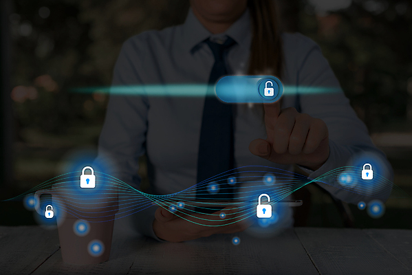 포토 JPG 해외이미지 컨셉 인터넷 비즈니스 통신 자물쇠 안전 사람없음 그래픽 스마트폰 컴퓨터 디지털 스크린 자료 웹 정보 네트워크 속임수 바이러스 암호 어플리케이션 보호 연결 사이버 무선전화기 스마트 잠금 보안 시스템 방패 온라인 방화벽 백신 사생활 소프트웨어 제어 프로그램 해외포토 의학 전자제품 핸드폰 스마트기기 전화기 파일형식 이미지허브