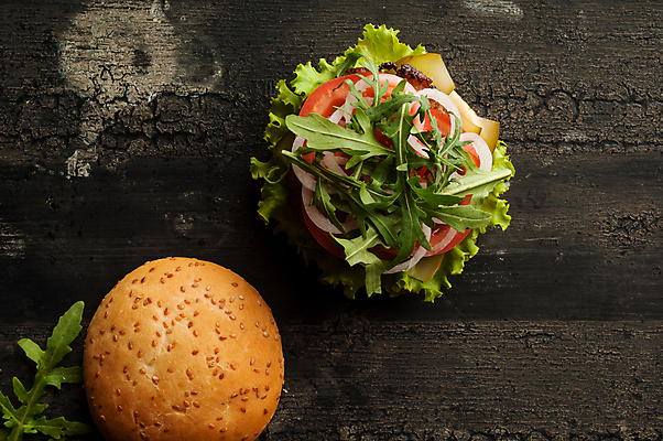 포토 JPG 해외이미지 나무 음식 백그라운드 잎 토마토 표면 양파 오이 샌드위치 육류 사람없음 목재 검은색 식사 저녁식사 어둠 샐러드 소고기 햄버거 신선 바 그릴 정상 상추 바비큐 질감 깨 나무껍질 점심식사 번 옛날 치즈버거 해로움 해외포토 식물 빵 컬러 컨셉 채소 식재료 재료 주방용품 패스트푸드 껍질 조미료 파일형식 이미지허브