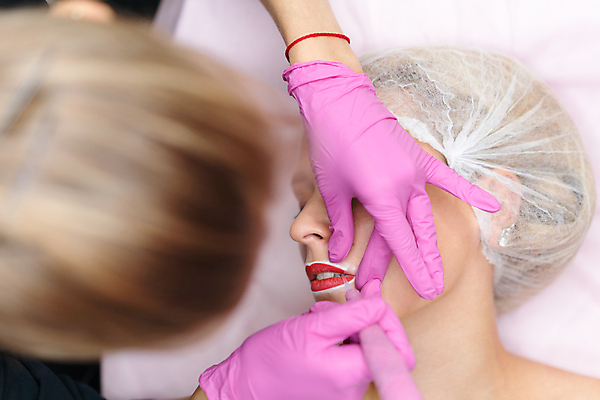 포토 JPG 해외이미지 백인 직업 손 여자 산업 얼굴 장갑 건강 병원 사람 성인 두명 치료 약 상점 스파 화장품 장비 환자 기구 공구 미용사 눈썹 문신 고객 피부 입술 주사약 테라피 순서 돌봄 신청 해외포토 서양인 잡화 의학 모션 신체부위 뷰티 도구 파일형식 이미지허브