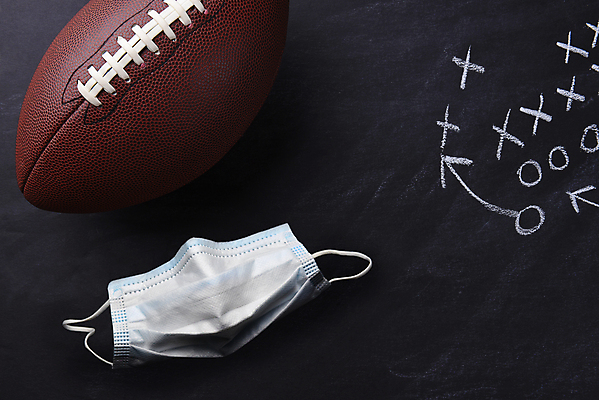 포토 JPG 해외이미지 스포츠 공 놀이 화살 가면 안전 사람없음 가로 갈색 축구 칠판 흰색 수술 보호 계획 질병 X 분필 O 찬성 전염병 카피스페이스 해외포토 알파벳 컬러 컨셉 의학 치료 구기 공백 초크 파일형식 이미지허브