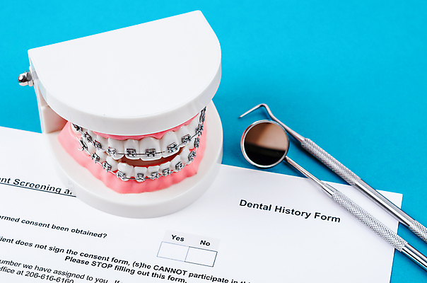 포토 JPG 해외이미지 모델 직업 텍스트 유리 건강 치과 병원 사람없음 파란색 세트 우주 금속 공백 거울 장비 기구 도구 대접 입 메시지 실 치아 수집 치과의사 철사 시트 외과 틀니 돌봄 무료 송곳 주장 철강 해외포토 컬러 의학 모션 재질 신체부위 의사 소화기관 파일형식 이미지허브