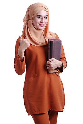 포토 JPG 해외이미지 모델 학생 여자 교육 행복 종교 포즈 백그라운드 실내 한명 미소 사람 동양인 인종 성인 책 스터디 보라색 공책 목도리 자신감 이슬람교 질문 흥분 대학교 적재 베일 고립 아랍어 해외포토 1 잡화 감정 컬러 학교 문구용품 표정 내부 학습 파일형식 이미지허브