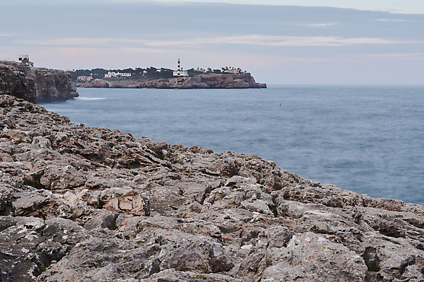 포토 JPG 해외이미지 바다 섬 여행 요트 휴가 휴식 주택 등대 파노라마 사람없음 파란색 컬러풀 태양 도시 만 보트 동굴 스페인 지중해 휴양지 상업 엽서 낚시꾼 포트 천국 남쪽 스페인어 파라다이스 해외포토 자연요소 유럽 컬러 컨셉 배_교통 촬영기법 건물 장소 편지 방향 파일형식 이미지허브
