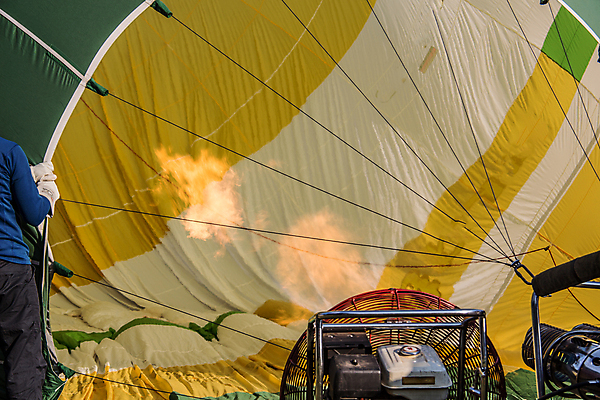 포토 JPG 해외이미지 주간 풍경 사람없음 야외 열기구 준비 점화 해외포토 자연요소 항공교통 파일형식 이미지허브