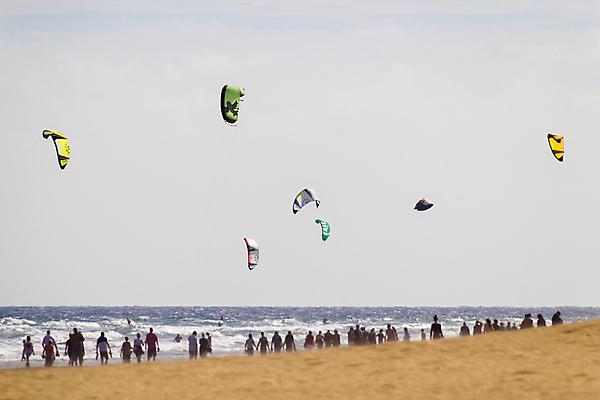 포토 JPG 해외이미지 유럽 모래 스포츠 바다 섬 여행 백그라운드 아프리카 자연 하늘 바람 휴가 사람 풍경 이벤트 사람없음 야외 물 여름 파란색 걷기 스페인 연 돛 해외포토 자연요소 계절 나라 컬러 모션 날씨 놀이용품 생태계 파일형식 이미지허브