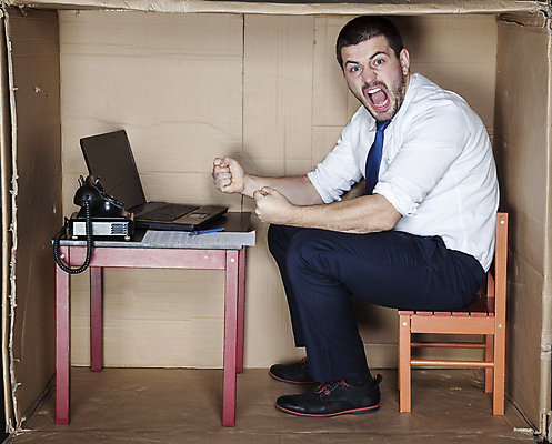 포토 JPG 해외이미지 전신 백인 남자 의자 탁자 한명 앉기 성인 옆모습 노트북 상자 사무실 업무 비즈니스맨 전화기 갇힘 답답함 성인남자한명만 해외포토 서양인 1 뷰포인트 가구 비즈니스 모션 사람 전자제품 작업 직장인 감각 남자한명만 성인남자만 파일형식 이미지허브