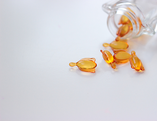 포토 JPG 해외이미지 라이프스타일 얼굴 백그라운드 오렌지 유리 건강 사람없음 치료 약 상점 화장품 흰색 액체 보호 상품 수분 피부 크림 예방 로션 공식 스킨케어 C 테라피 해결 보충 돌봄 수분크림 화학물질 노화 해외포토 알파벳 컬러 컨셉 과일 의학 모션 재질 생활 신체부위 뷰티 화학 파일형식 이미지허브