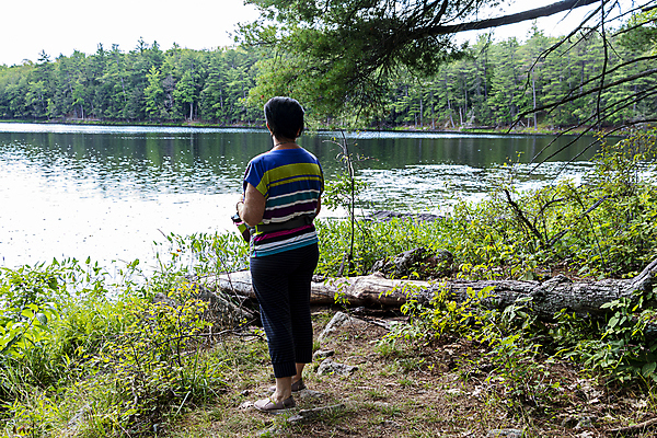 포토 JPG 해외이미지 1 라이프스타일 여자 호수 여행 백그라운드 생각 자연 하늘 사람 풍경 성인 사람없음 야외 강 유행 자유 흰색 싱글 혼자 해외포토 컬러 컨셉 생활 생태계 파일형식 이미지허브