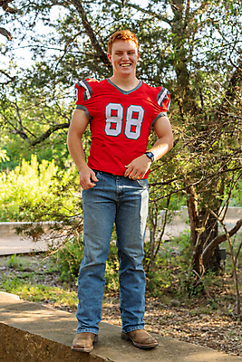 포토 JPG 해외이미지 남자 행복 여유 포즈 졸업 학교 성공 기념 한명 소년 10대 빨간색 파란색 축구 끝 주근깨 저지 플레이어 해외포토 1 교육 감정 어린이 컬러 컨셉 청소년 사람 구기 점 파일형식 이미지허브