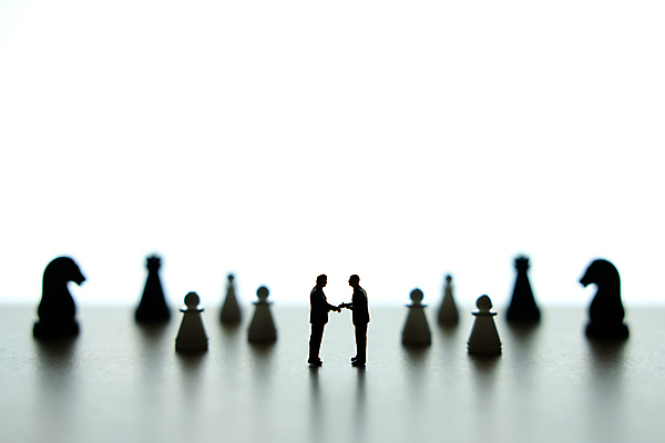 포토 JPG 해외이미지 직업 실루엣 조각 백그라운드 컨셉 생각 비즈니스 사업가 모션 성공 아이디어 사람 사람없음 금융 사무실 숫자 경쟁 미니어처 도전 게임 비즈니스맨 체스말 체스 계획 대표 왕 계약 리더 싸움 체스판 전략 해결 개발 경영 정치 제어 필승 해외포토 문자 남자 놀이 촬영기법 경제 모형 우승 말_게임 직장인 파일형식 이미지허브