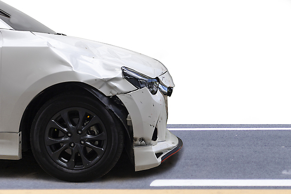 포토 JPG 해외이미지 컨셉 신체 교통시설 자동차 표면 안전 사람없음 옆모습 빛 금속 페인트 손상 회색 흰색 램프 균열 닫기 위험 작음 충돌 사건 승합차 묘사 속도 보험 깨짐 때리기 범퍼 자동 해외포토 육상교통 뷰포인트 컬러 교통 모션 승용차 재질 조명 크기 시설 파일형식 이미지허브