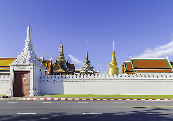 포토 JPG 해외이미지 나무 구름 전통 아시아 종교 문화 인형 건축양식 태국 하늘 사람없음 도시풍경 탑 궁전 기도 사찰 영혼 역사 황금 악마 방콕 에메랄드 지역 동쪽 스카이라인 사리탑 웅장함 해외포토 자연요소 식물 건축물 건축 나라 고건축 종교건축 풍경 도시 보석 방향 파일형식 이미지허브