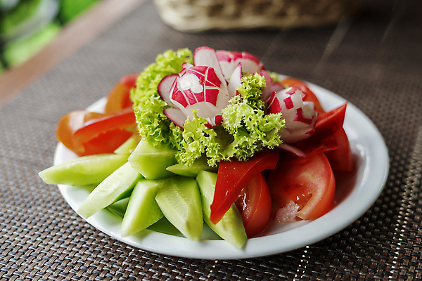포토 JPG 해외이미지 접시 음식 빵 백그라운드 잎 다이어트 토마토 채소 재료 양파 오이 치즈 건강 요리 사람없음 빨간색 초록색 노란색 식사 저녁식사 당근 샐러드 흰색 신선 체리 사발 맛 상추 먹기 유기농 올리브 토스트 후추 바질 그리스인 점심식사 채식주의자 총각무 비건 해외포토 서양인 식물 식기 웰빙 열매 컬러 컨셉 과일 모션 유제품 뿌리채소 사기그릇 무 향신료 채식 파일형식 이미지허브