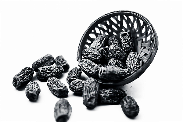 포토 JPG 해외이미지 전통 접시 음식 다이어트 과일 자연 건조 건강 손바닥 요리 사람없음 갈색 쌓기 신선 그룹 날짜 중앙 달콤 맛 이슬람교 먹기 유기농 질감 날것 대추 동쪽 흙더미 내추럴 라마단 봉황 아랍어 에센스 이국적 채식주의자 해외포토 식기 손 웰빙 종교 컬러 컨셉 모션 흙 화장품 방향 생태계 채식 파일형식 더미 이미지허브